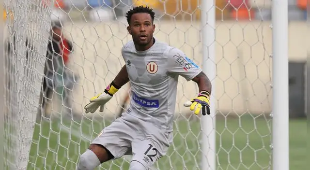 Carlos Cáceda durante el partido entre Universitario y Sport Huancayo.