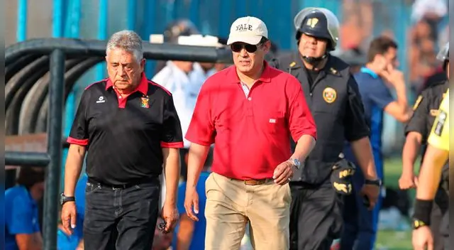 Juan Reynoso tras un partido de Melgar.