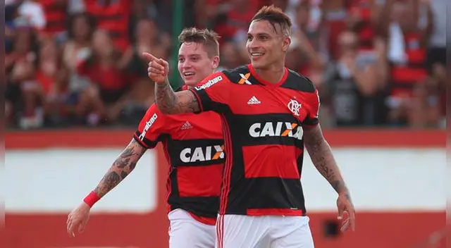 Paolo Guerrero celebra uno de sus goles en el Torneo Carioca Paolo Guerrero celebra uno de sus goles en el Torneo Carioca