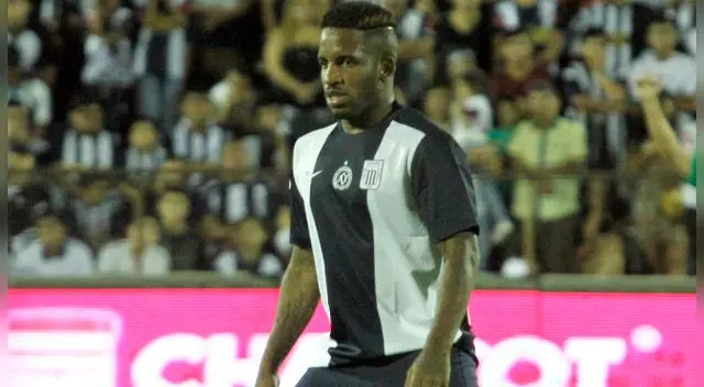 Jefferson Farfán habló con una radio local y aclaró el panorama sobre su posible regreso a Alianza Lima Jefferson Farfán habló con una radio local y aclaró el panorama sobre su posible regreso a Alianza Lima