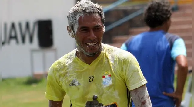Sporting Cristal: Carlos Lobatón prometió un triunfo ante Alianza Atlético de Sullana. Sporting Cristal: Carlos Lobatón prometió un triunfo ante Alianza Atlético de Sullana.