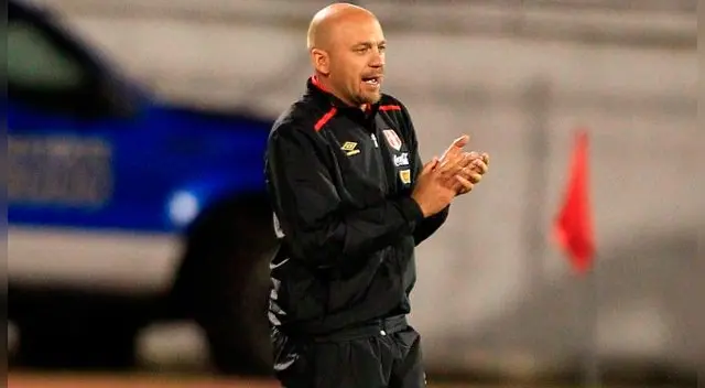 Selección Peruana fue eliminado del Sudamericano de Ecuador en la primera fase sin mostrar un estilo de juego de precisión y toque. Selección Peruana fue eliminado del Sudamericano de Ecuador en la primera fase sin mostrar un estilo de juego de precisión y toque.
