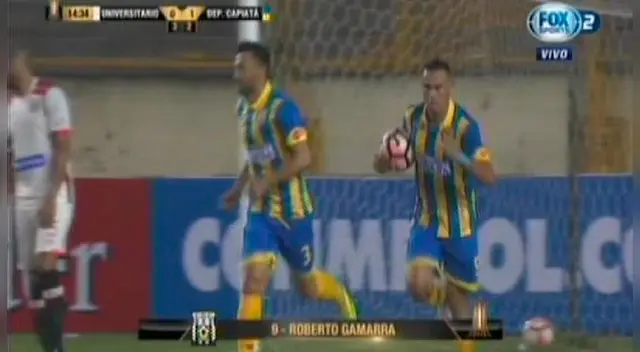 Roberto Gamarra celebra su gol a Universitario.