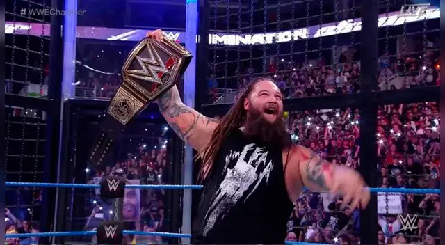 En WWE Elimination Chamber 2017, Bray Wyatt venció a AJ Styles, John Cena, Dean Ambrose, The Miz y Baron Corbin. En WWE Elimination Chamber 2017, Bray Wyatt venció a AJ Styles, John Cena, Dean Ambrose, The Miz y Baron Corbin.