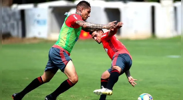 Paolo Guerrero jura que Miguel Trauco hará historia en el Flamengo.