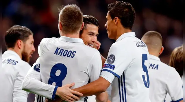 Real Madrid remontó y venció 3-1 al Nápoli en la ida de los cuartos de la Champions League