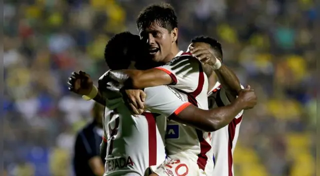 Diego Manicero celebra su gol a Capiatá con Luis Tejada y Alexi Gómez. Diego Manicero celebra su gol a Capiatá con Luis Tejada y Alexi Gómez.