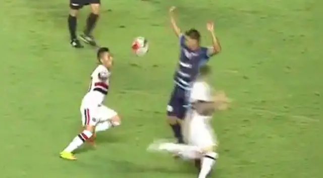 Christian Cueva y el 'sombrero' que maravilló a televisión brasileña