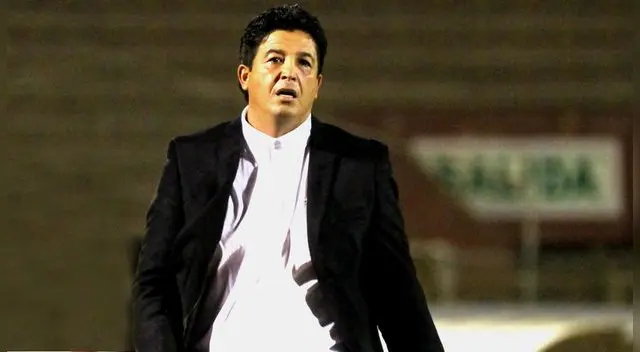Universitario: Víctor Rivera se perfila como reemplazante de Roberto Chale Universitario: Víctor Rivera se perfila como reemplazante de Roberto Chale