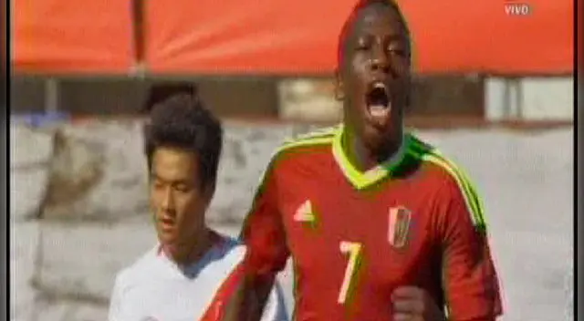 Jan Hurtado celebra el gol de su compañero José Barragán.