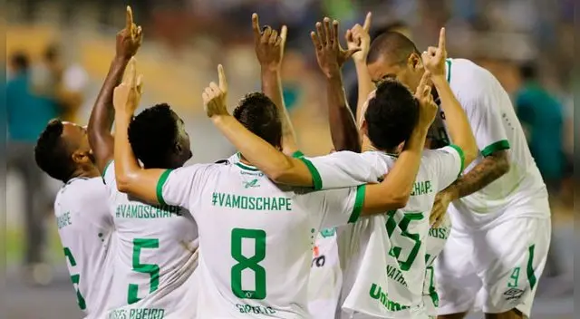 Chapecoense venció 2-1 al Zulia en la Copa Libertadores. Chapecoense venció 2-1 al Zulia en la Copa Libertadores.