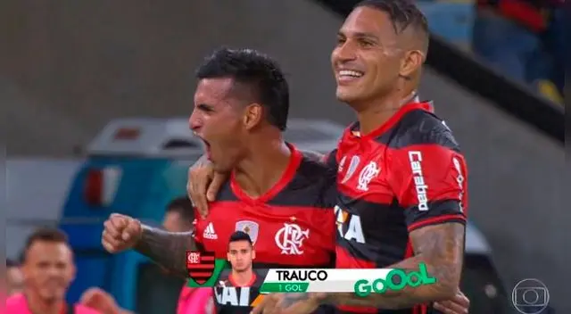 Miguel Trauco celebra su gol con Paolo Guerrero. Miguel Trauco celebra su gol con Paolo Guerrero.