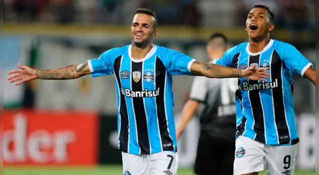Luan celebra el segundo gol de Gremio. Luan celebra el segundo gol de Gremio.