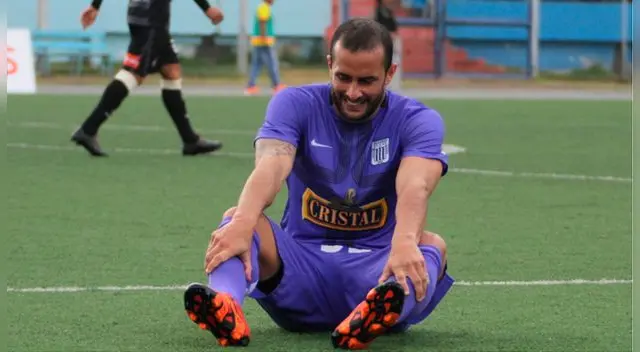 Mauro Guevgeozián se lamenta en un partido de Alianza Lima en Cajamarca. Mauro Guevgeozián se lamenta en un partido de Alianza Lima en Cajamarca.