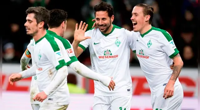 Claudio Pizarro celebra su gol al Bayer Leverkusen. Claudio Pizarro celebra su gol al Bayer Leverkusen.