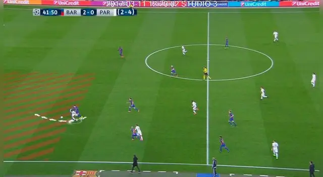 Corría el minuto 21 y PSG perdía 1-0. Dura falta de Piqué a Cavanni que no fue cobrada. Era su segunda amarilla. 