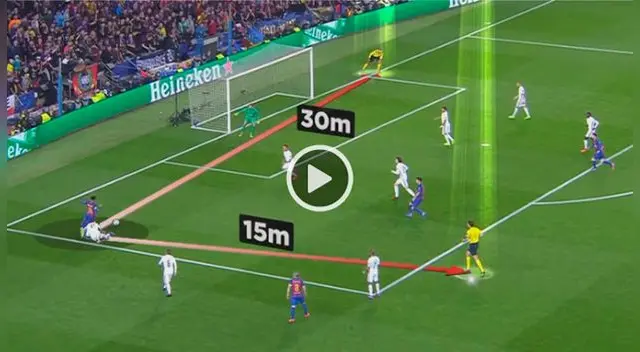 Primer penal. Meunier marca a Neymar pero cae y en su trayectoria derriba al brasileño que busca el contacto. 