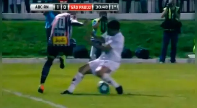 En el Sao Paulo vs. ABC, Christian Cueva hizo tremenda huacha. En el Sao Paulo vs. ABC, Christian Cueva hizo tremenda huacha.