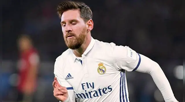 Lionel Messi posando con la camiseta del Real Madrid. Fuente: Goal.com Lionel Messi posando con la camiseta del Real Madrid. Fuente: Goal.com