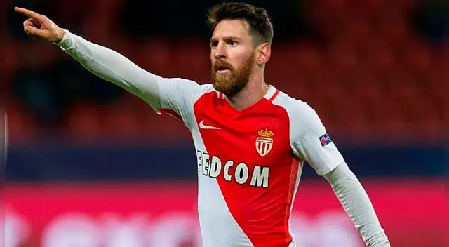 Lionel Messi posando con la camiseta del AS Monaco. Fuente: Goal.com Lionel Messi posando con la camiseta del AS Monaco. Fuente: Goal.com