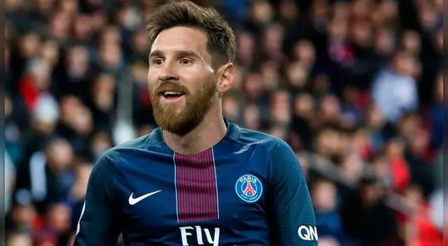 Lionel Messi posando con la camiseta del PSG. Fuente: Goal.com Lionel Messi posando con la camiseta del PSG. Fuente: Goal.com