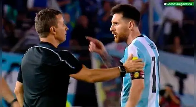 Lionel Messi le mentó la madre al árbitro brasileño Sandro Ricci. Lionel Messi le mentó la madre al árbitro brasileño Sandro Ricci.