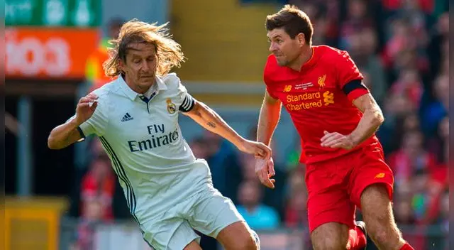Steven Gerrard la rompió en el partido de leyendas entre Real Madrid y Liverpool. Steven Gerrard la rompió en el partido de leyendas entre Real Madrid y Liverpool.