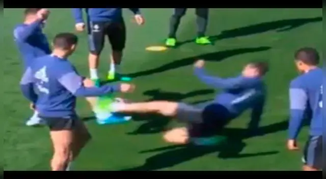 James Rodríguez sorprende con desleal falta en entrenamiento del Real Madrid James Rodríguez sorprende con desleal falta en entrenamiento del Real Madrid