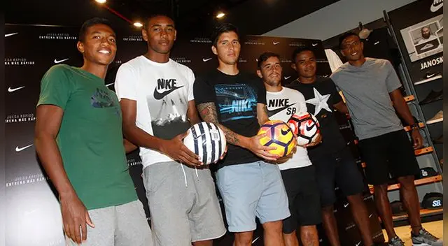 Páucar, Fuentes, Benincasa, Hohberg, Vásquez y Pajoy en la previa del clásico.