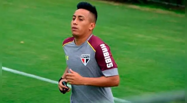Christian Cueva durante un entrenamiento de Sao Paulo. Christian Cueva durante un entrenamiento de Sao Paulo.