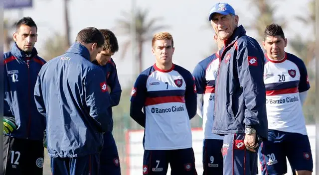Edgardo Bauza cuando dirigía al San Lorenzo de Argentina. Salió campeón de la Libertadores el 2014. 