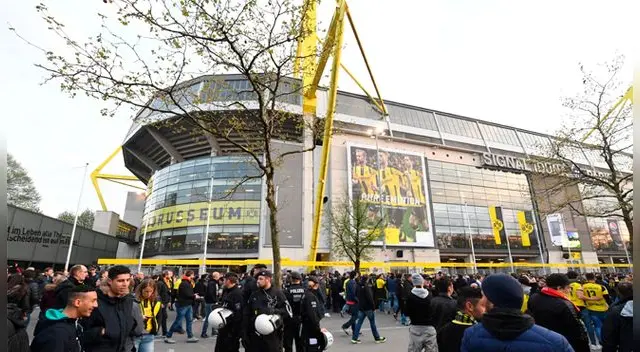 La explosión aplazó un día más el partido. La explosión aplazó un día más el partido.