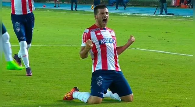 Bernardo Cuesta celebra un gol con Junior de Barranquilla.