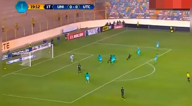 En el Universitario vs. UTC, Alberto Quintero se metió un golazo.