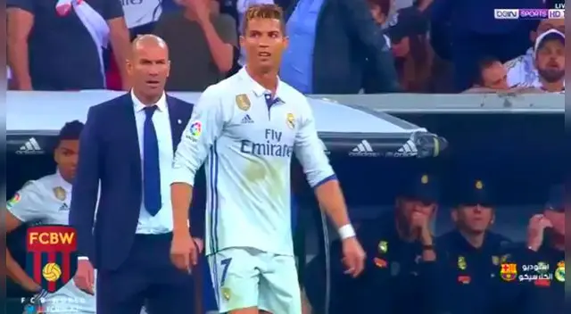 Cristiano Ronaldo no ocultó su rabia tras golazo de Lionel Messi. Cristiano Ronaldo no ocultó su rabia tras golazo de Lionel Messi.