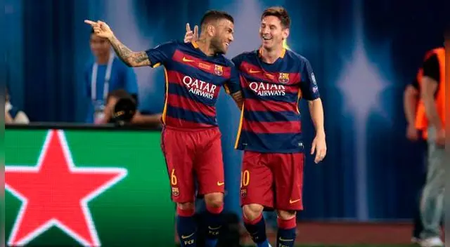 Dani Alves y Lionel Messi jugaron juntos ocho temporadas en el Barcelona. Dani Alves y Lionel Messi jugaron juntos ocho temporadas en el Barcelona.
