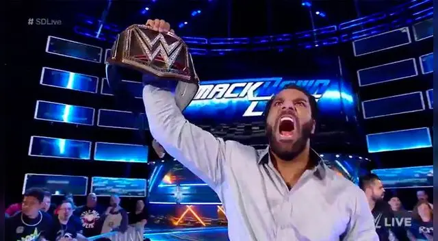 WWE SmackDown Live: Shinsuke Nakamura abre el show y Naomi vs. Charlotte por el campeonato femenil