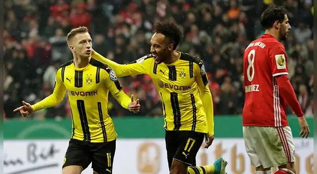 Marco Reus y Pierre Emerick Aubameyang celebran el primer gol del Borussia Dortmund. Marco Reus y Pierre Emerick Aubameyang celebran el primer gol del Borussia Dortmund.