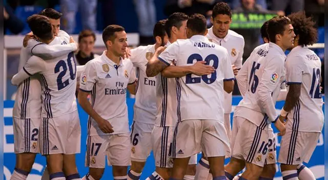 Real Madrid venció 6-2 al Deportivo La Coruña en la Liga Santander. Real Madrid venció 6-2 al Deportivo La Coruña en la Liga Santander.