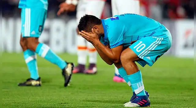 Joel Sánchez se lamenta una ocasión de Sporting Cristal ante Santa Fe en la Copa Libertadores.