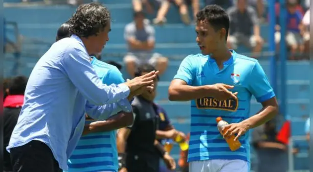 Sporting Cristal: ¿Por qué se molestó “Chemo” con Renzo Garcés? Sporting Cristal: ¿Por qué se molestó “Chemo” con Renzo Garcés?