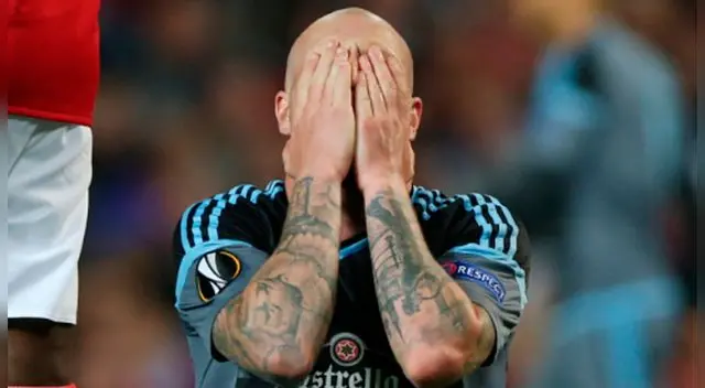 John Guidetti no supera la oportunidad perdida ante Manchester United en la Europa League. John Guidetti no supera la oportunidad perdida ante Manchester United en la Europa League.