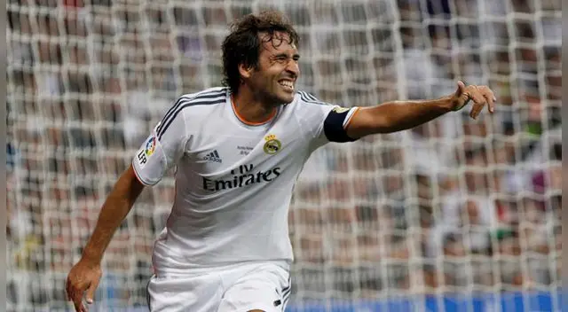   Raúl González tampoco fue expulsado durante su carrera. Solo tuvo una sanción disciplinaria por parte de la UEFA por meter un gol con la mano. 