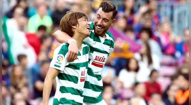 Takashi Inui anotó el primero del partido ante Barcelona. Fuente: EFE Takashi Inui anotó el primero del partido ante Barcelona. Fuente: EFE