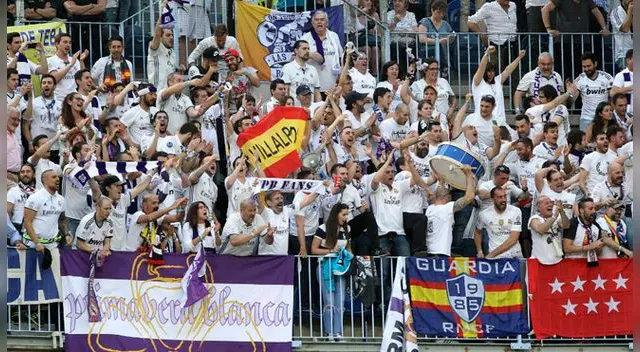 La hinchada del Real Madrid presente en el Estadio La Rosaleda. Fuente: EFE La hinchada del Real Madrid presente en el Estadio La Rosaleda. Fuente: EFE
