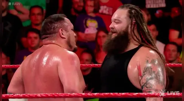 En el WWE Raw, Bray Wyatt y Samoa Joe vencieron a Seth Rollins y Roman Reigns.