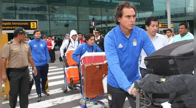 “Chemo” del Solar respondió así a los hinchas que lo insultaron “Chemo” del Solar respondió así a los hinchas que lo insultaron