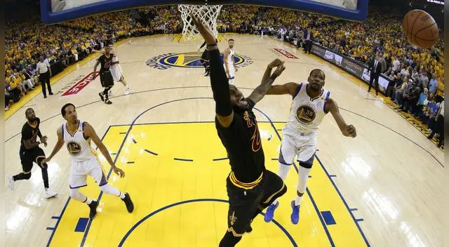 NBA: Warriors volvieron a ganar a los Cavaliers en los playoffs y se pusieron 2-0