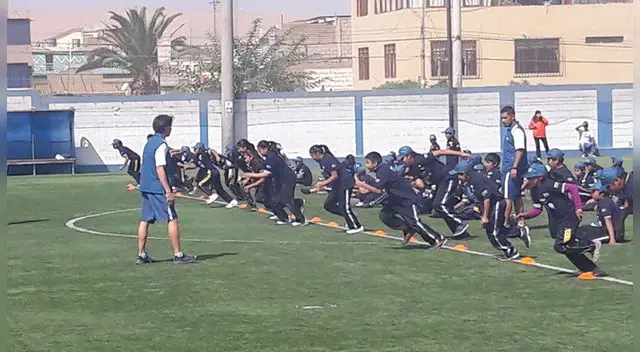 Fundación Telefónica llevó técnica de glorias del deporte peruano a niños de Tacna. Fundación Telefónica llevó técnica de glorias del deporte peruano a niños de Tacna.