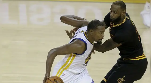 NBA: Cavaliers se enfrentan a los Warriors en un partido de infarto por los playoffs